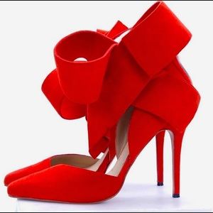 ❤️ Aminah Abdul Jillil bow heels 8 red suede ❤️
